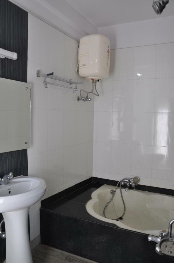 Hotel Simla สิริกุรี ภายนอก รูปภาพ