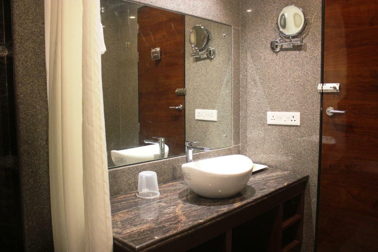 Hotel Simla สิริกุรี ภายนอก รูปภาพ